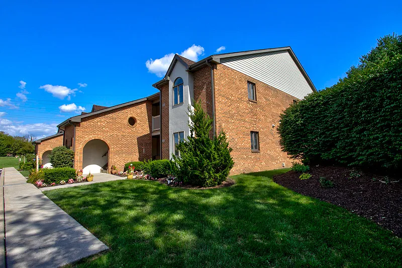2 bed, 2.0 bath, 1475 sqft, $1,650 — Photo 2