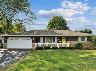 17 Sunset Ln, Joliet, IL 60433