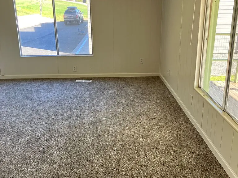 4550 SW 5th Ave — Photo 28