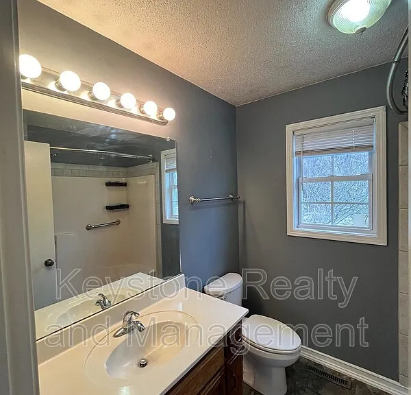 404 Sideline Dr — Photo 6