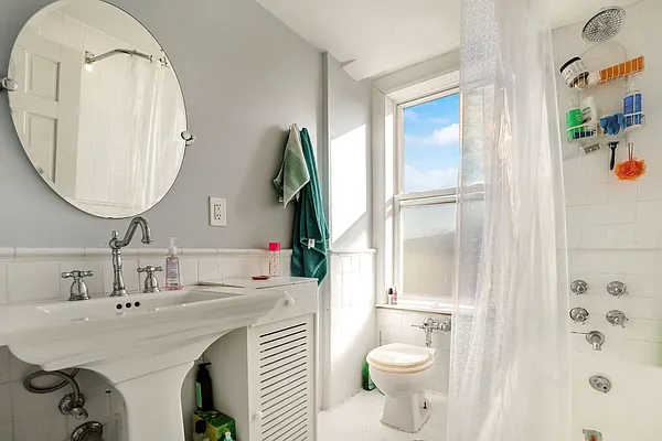 Sold by Compass | media 7