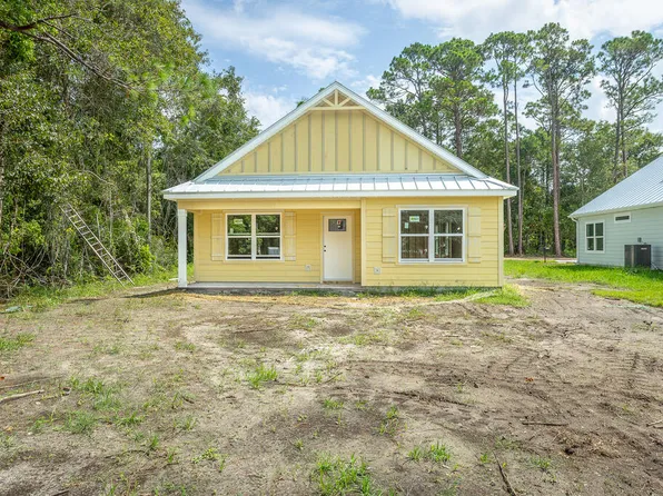 217 15th St, Apalachicola, FL 32320