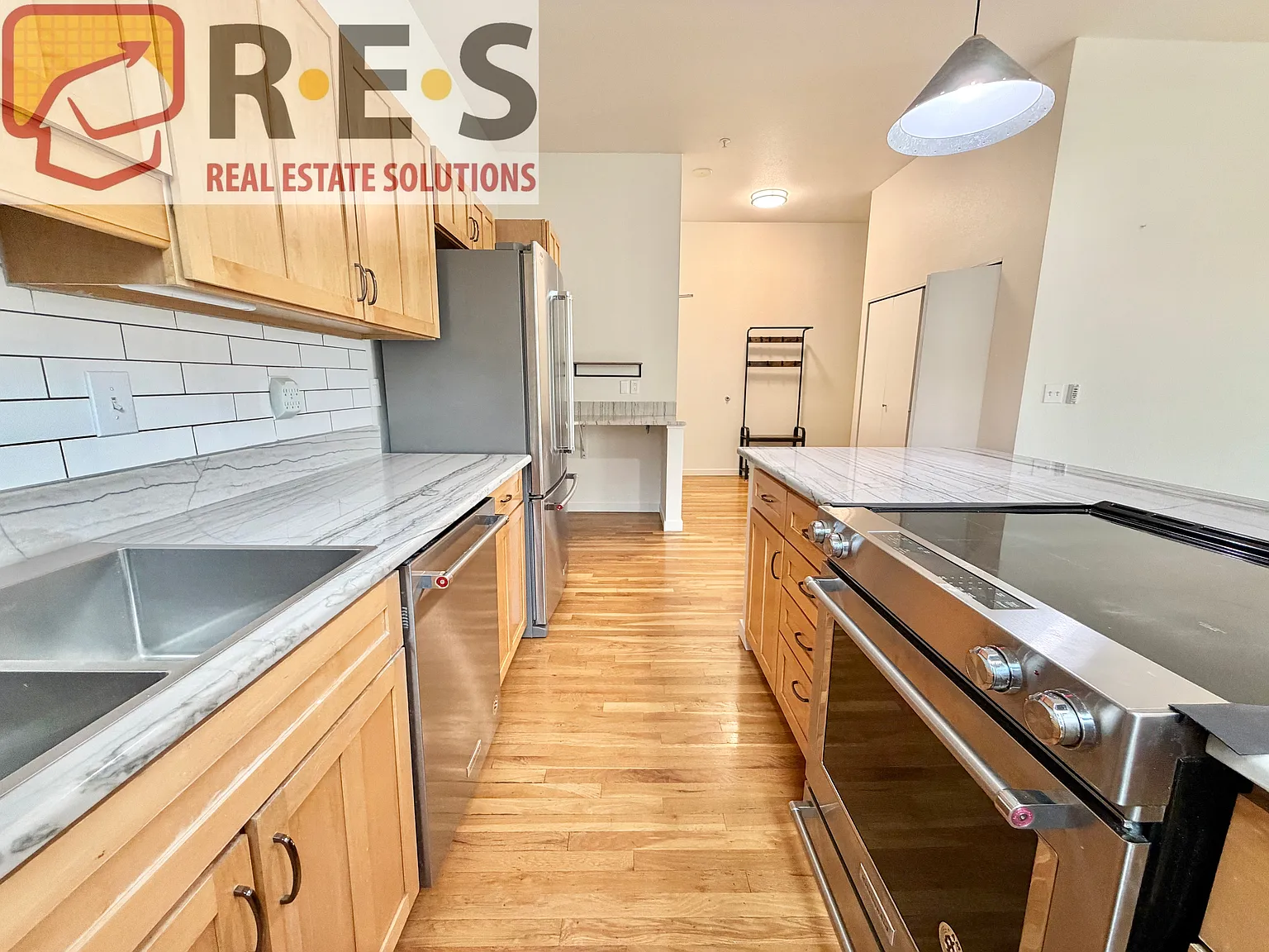 1 bed, 866 sqft, $2,150 — Photo 4