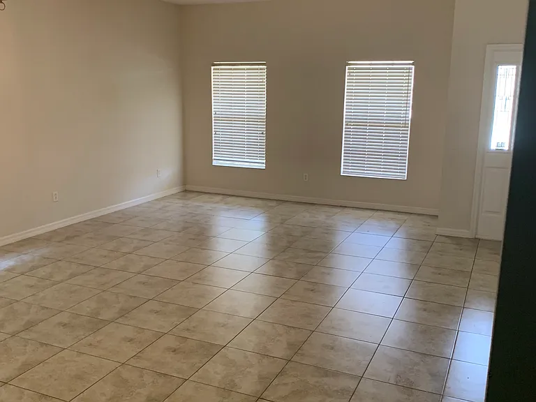 15318 Stonebriar Way — Photo 6
