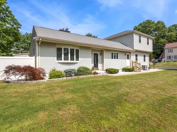 3 Lizotte Dr, Bellingham, MA 02019