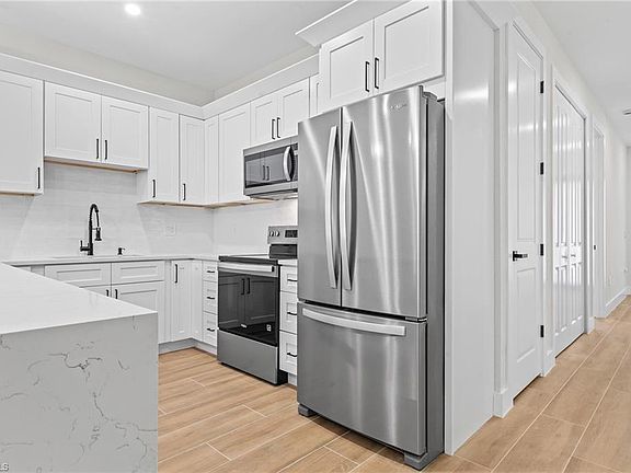 5th image of 4623 SW 9th AVE