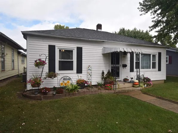 1402 E Ohio St, Frankfort, IN 46041