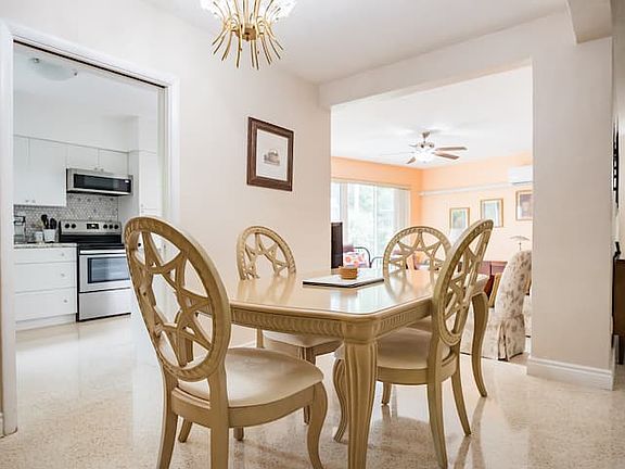 3rd image of 12115 NE Miami Ct