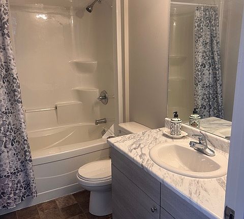 5th image of 135 Maryland St