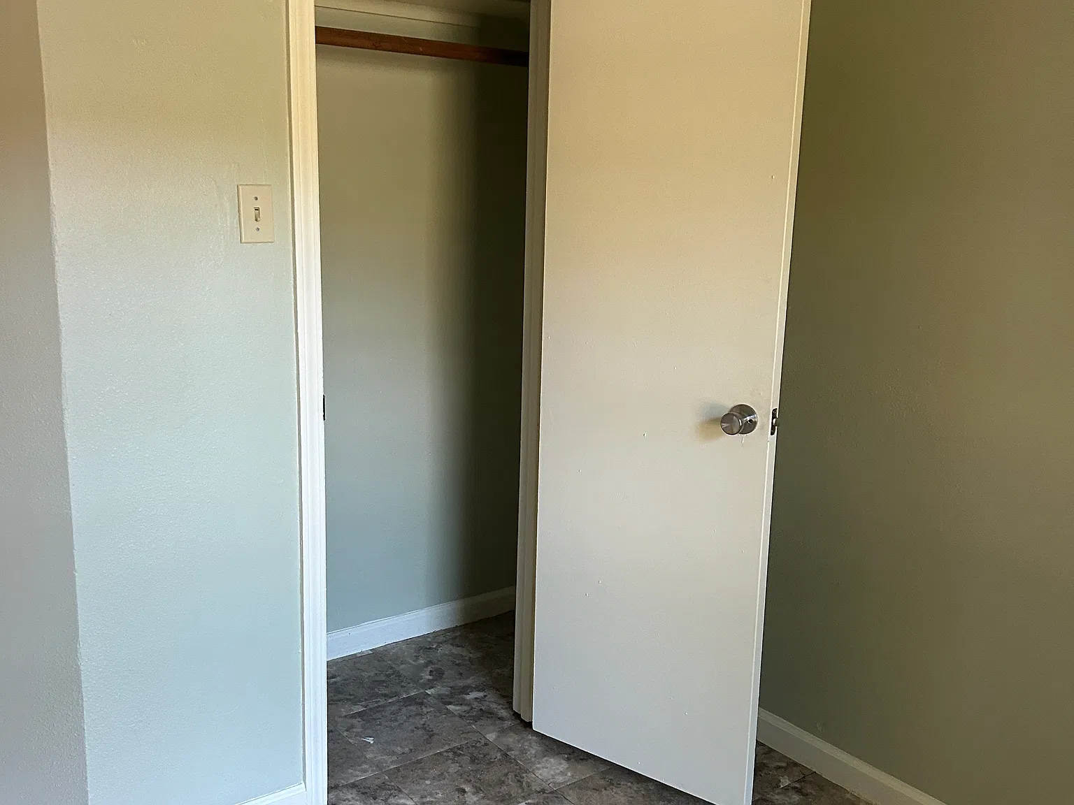 3 bed, 1200 sqft, $1,100 — Photo 3