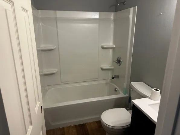 Southern Park Apartments, 810 Payton Ave APT 11, Des Moines, IA 50315