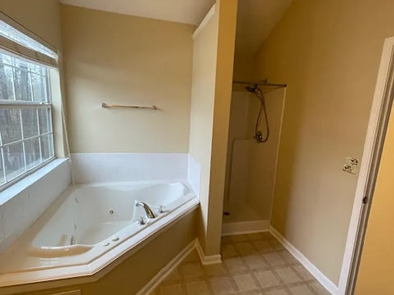 4202 Fortune Point — Photo 26