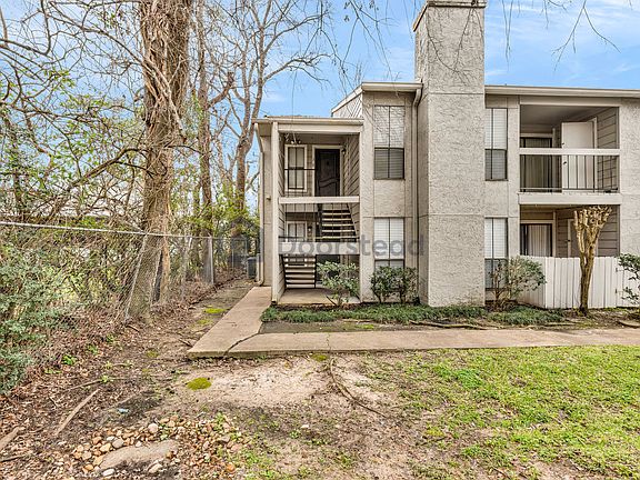 3rd image of 17331 Red Oak Dr APT 37