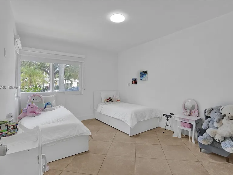 2025 Alamanda Dr — Photo 24