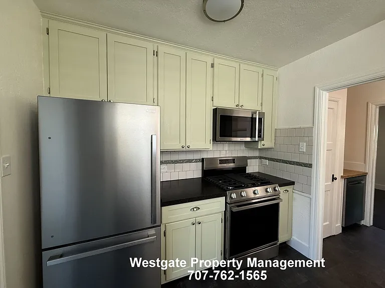 220 Payran St — Photo 17