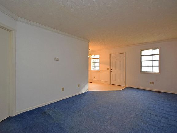 2nd image of 805 Prytania Ave
