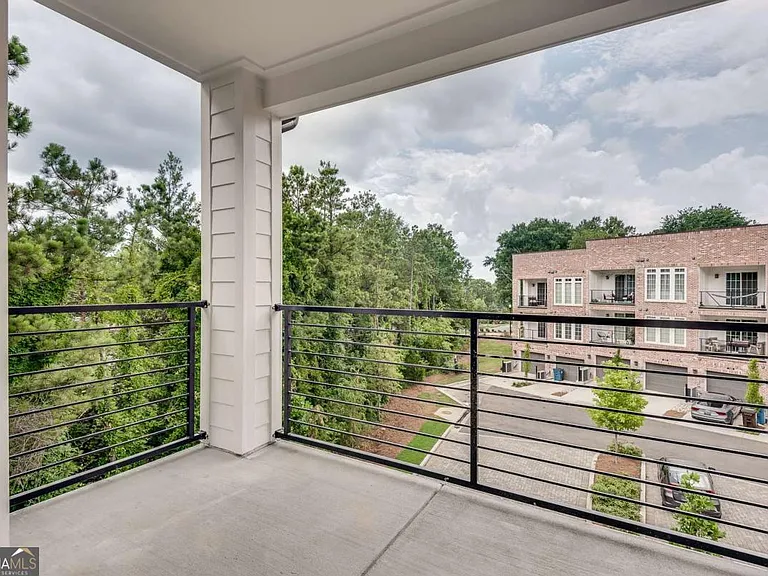 513 Burton Dr — Photo 7