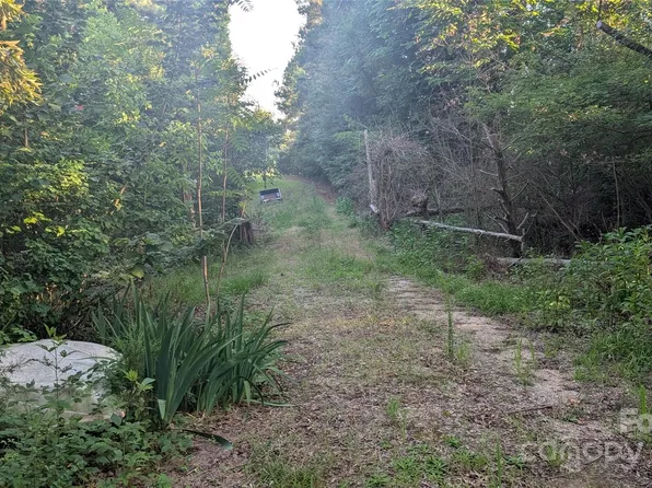 2592 Boyd Rd, Blackstock, SC 29014