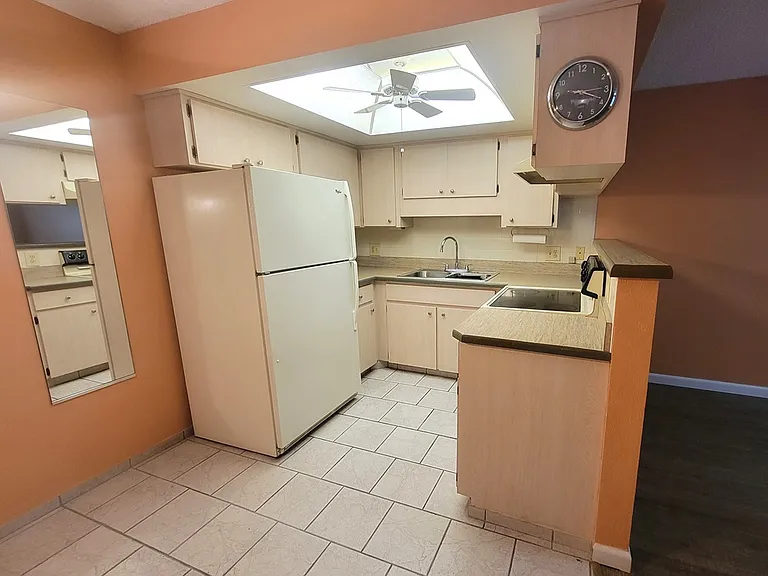 6141 Chesham Dr #8 — Photo 9
