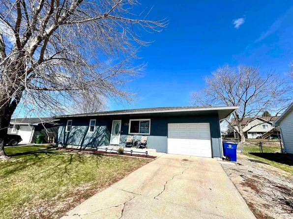 103 Crestwood, Norfolk, NE 68701