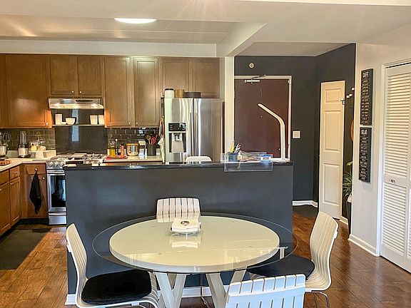 5th image of 125 Lakeview Dr Unit 309