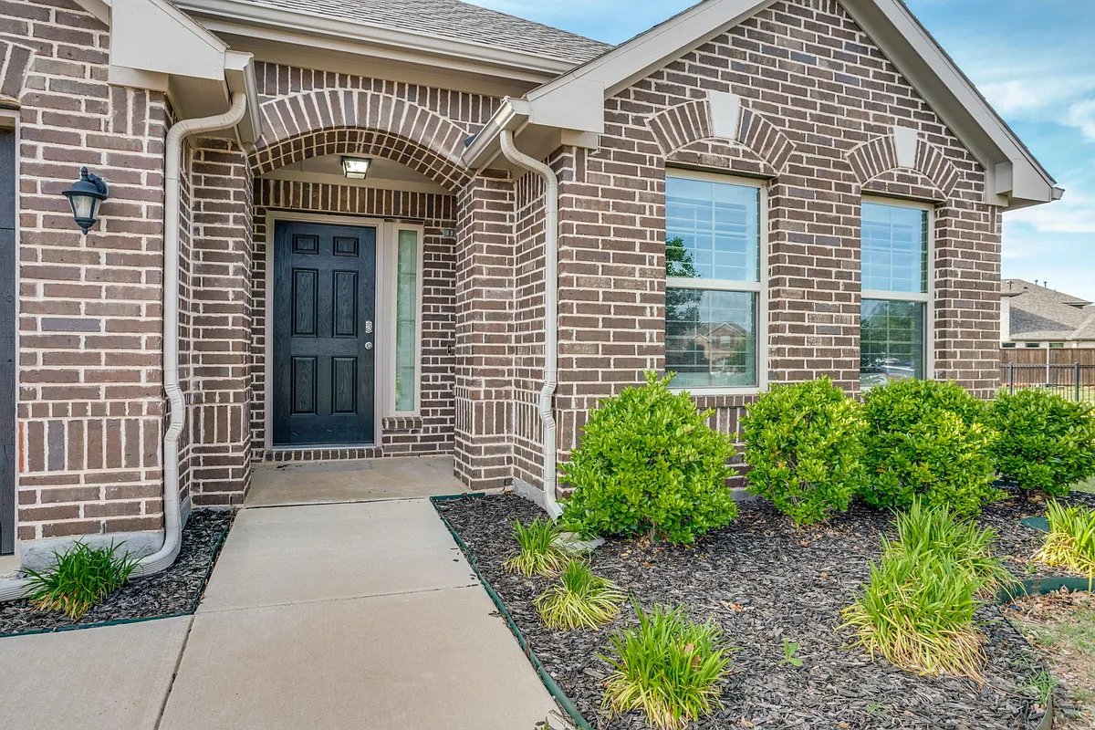 Building Photo - 6229 Gloucester Dr