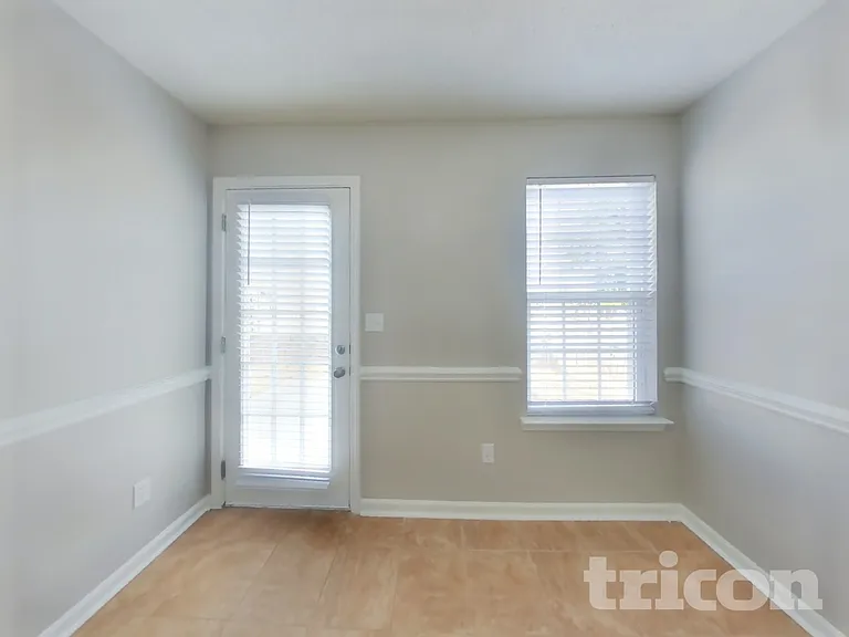 7925 Donet Terrace Dr — Photo 6