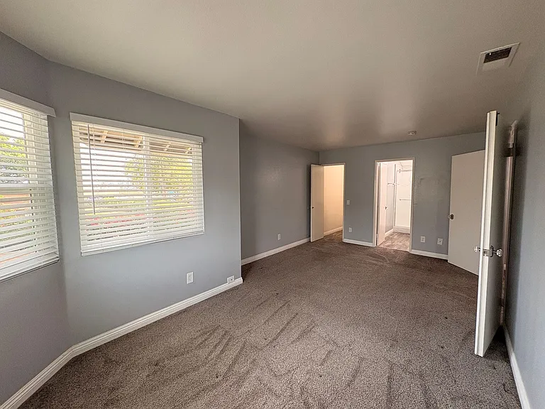 131 Alpine Ct — Photo 28