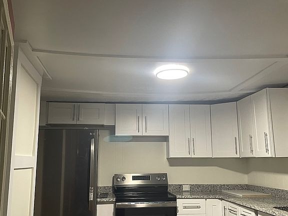 2nd image of 604 Jefferson St #3