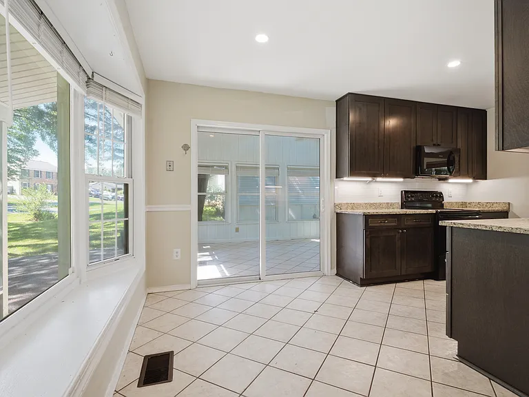 8487 Inspiration Ave — Photo 10