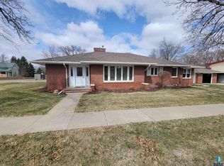 240 Walnut St, Scotland, SD 57059