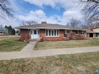 240 Walnut St, Scotland, SD, 57059