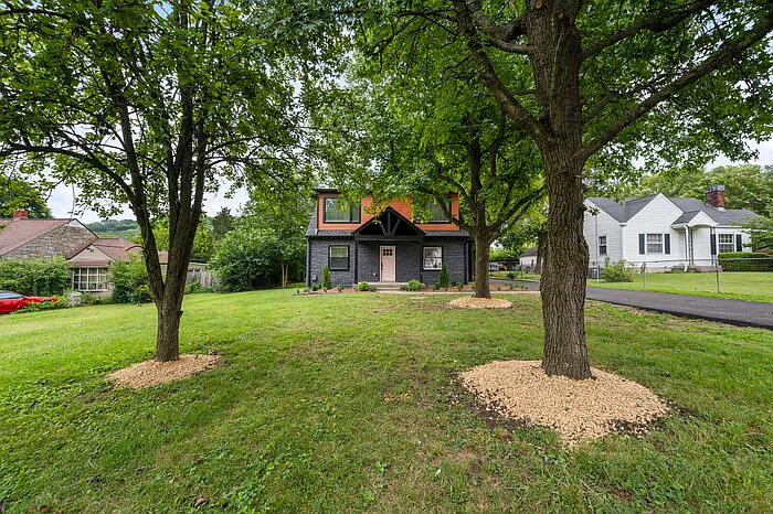 2 bed, 2.5 bath, 1890 sqft, $2,900 — Photo 2