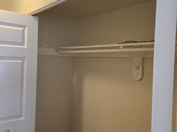4th image of 587 Bridge St #6