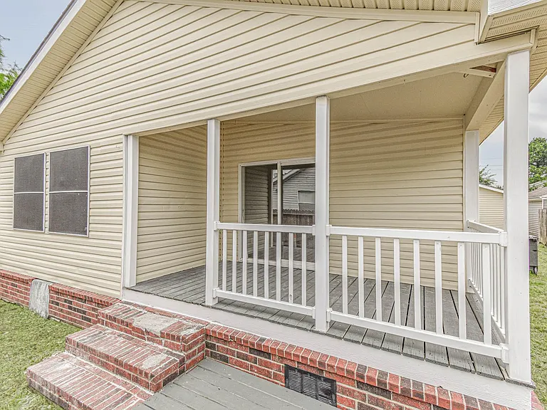 10210 Berrypatch Ln — Photo 2