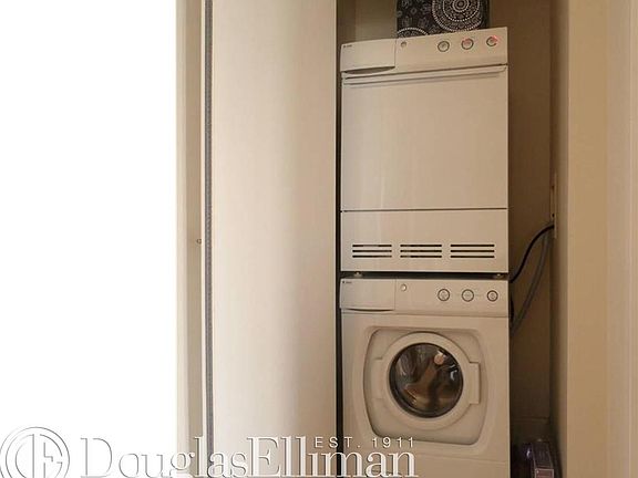 5th image of 125 W 31st St APT 36J