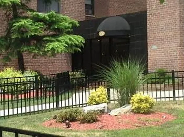 145 Lincoln Ave APT 4E, Staten Island, NY 10306