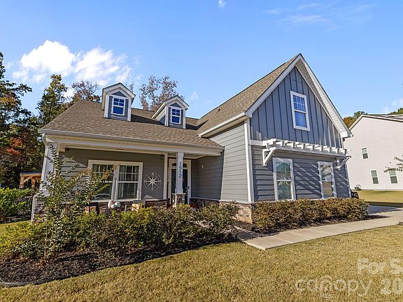 2nd image of 1512 Trevino Way