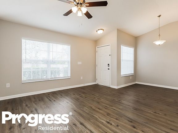 5th image of 4422 Tina Ln