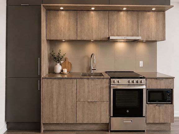 2nd image of 448 Burnhamthorpe Rd W #5501
