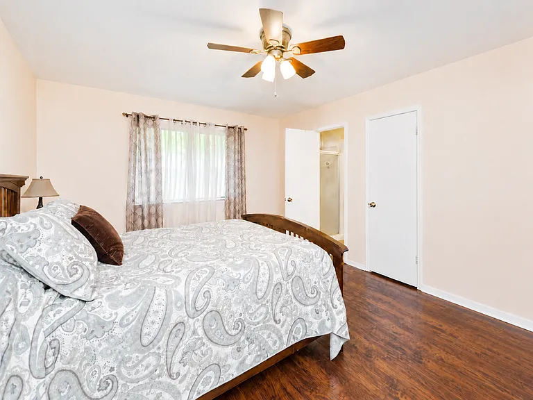 2217 Parkside Dr — Photo 11