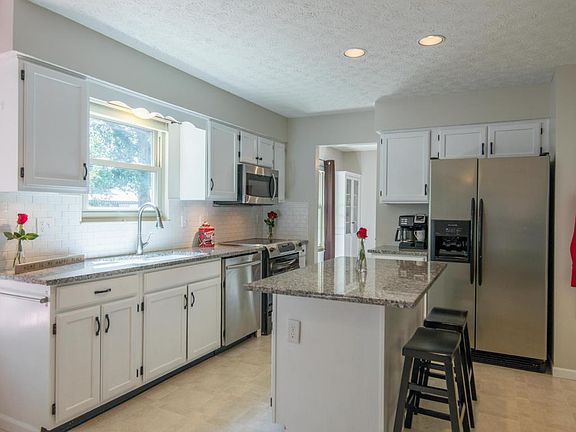 5th image of 2784 Carifa Dr