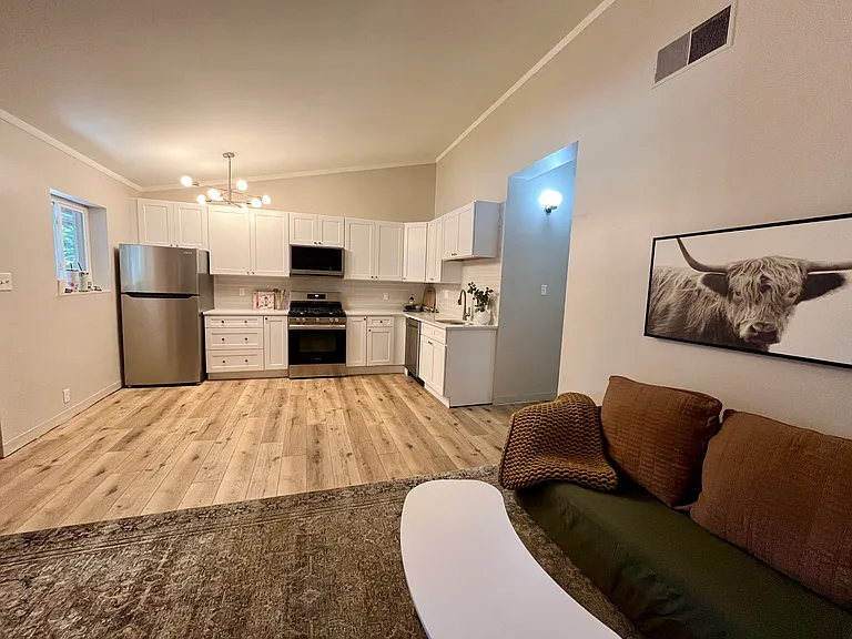 2112-2114 Russell Blvd #2114B — Photo 3