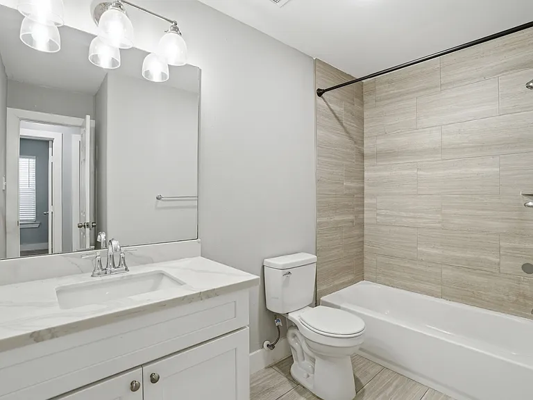 1010 Clinton Park St — Photo 12