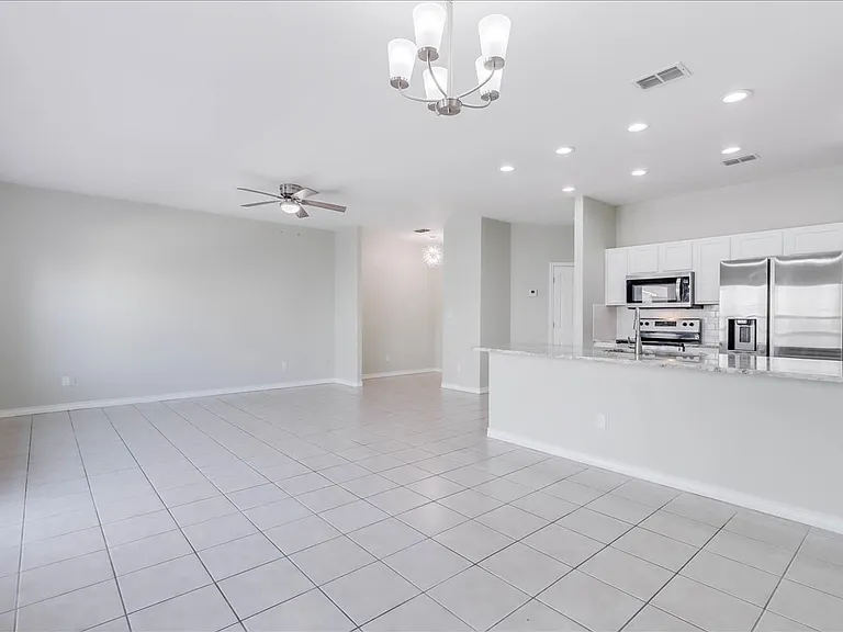 15513 Palmira Ave #B — Photo 12