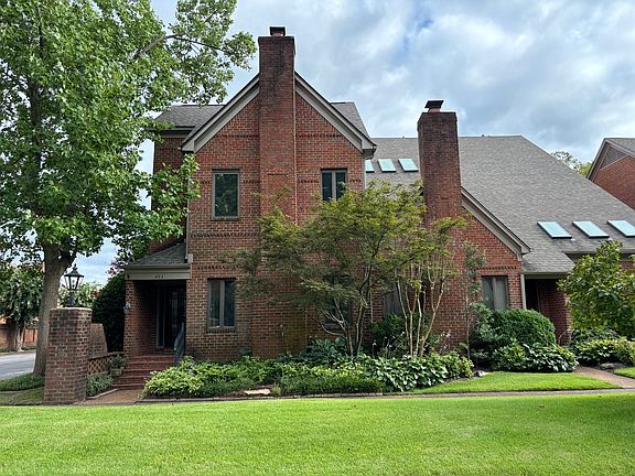 2nd image of 493 W Racquet Club Pl