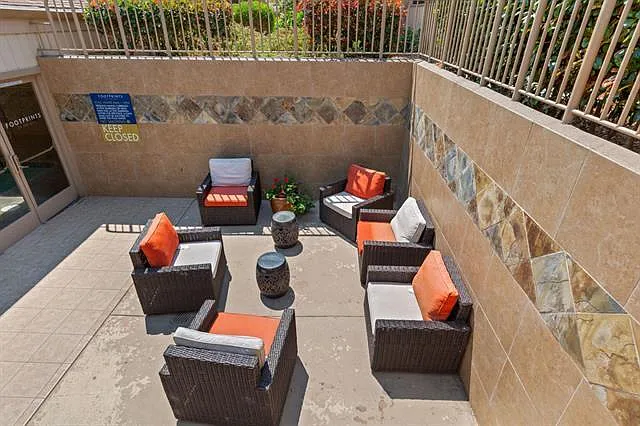 30 Glenwood Cir #299 — Photo 18