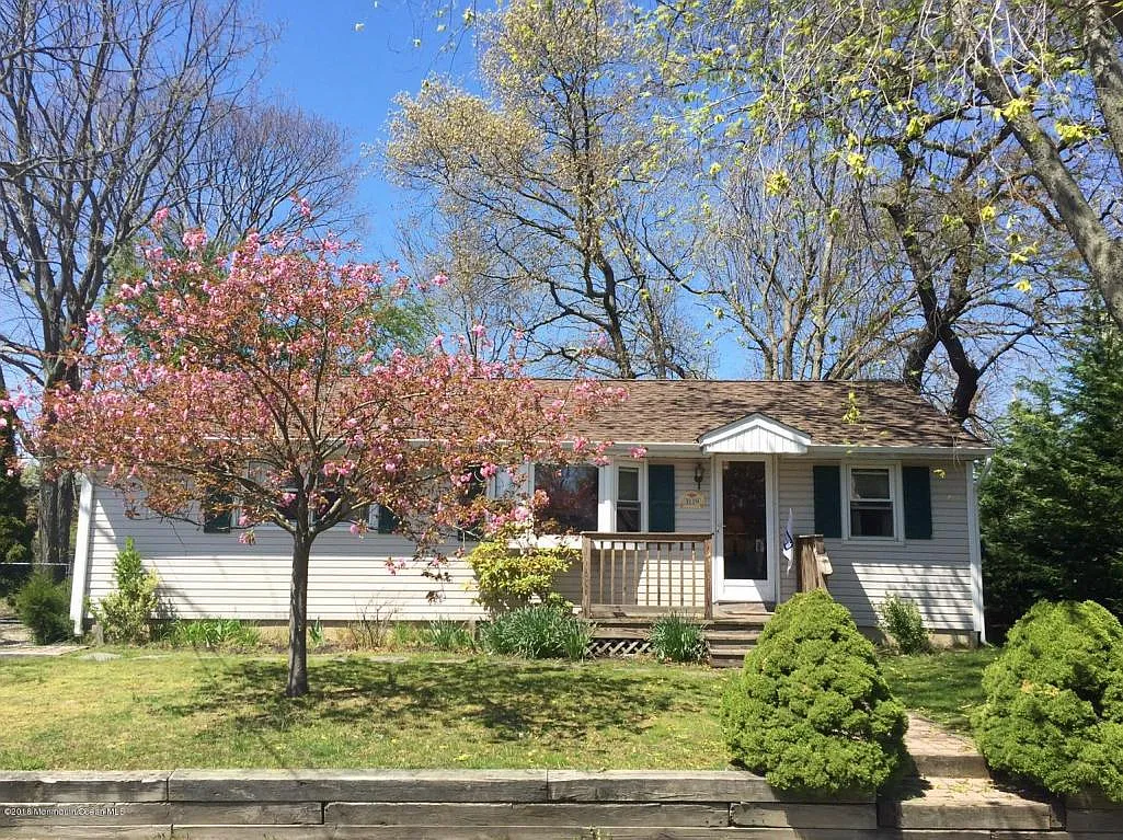 3119 Hiawatha Ave photo 1