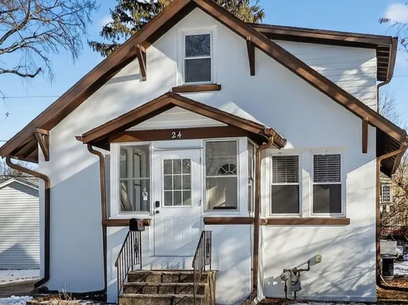 24 S Huffman St, Naperville, IL 60540