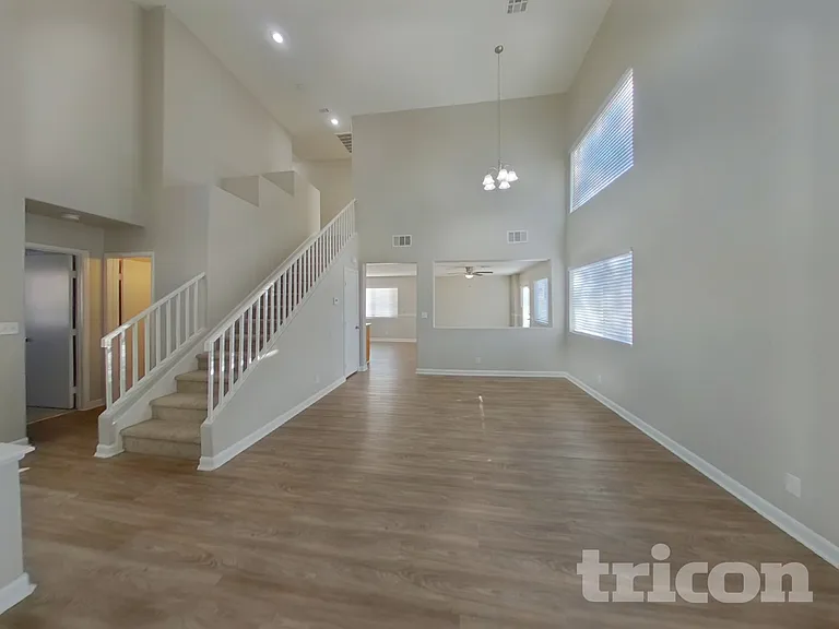 1933 Desert Sage Ave — Photo 2